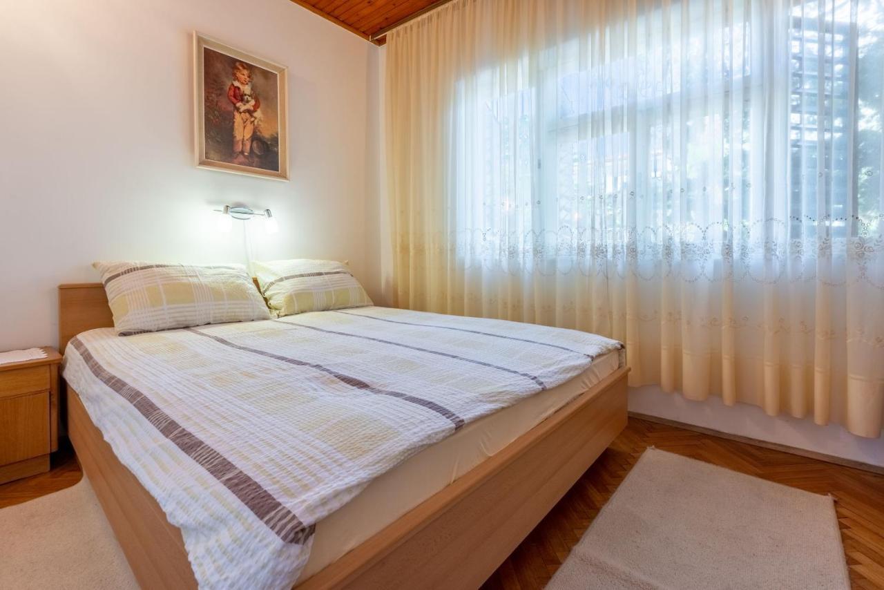 Apartments Hinic Selce Exterior foto